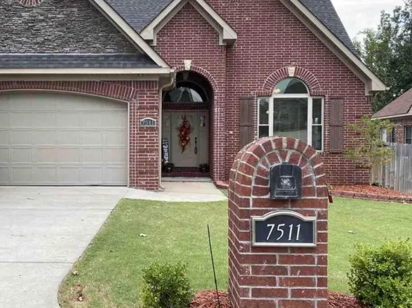 7511 Peach Blossom Ave, Benton, AR 72019