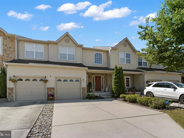 25 Glacier Dr, Berlin, NJ 08009