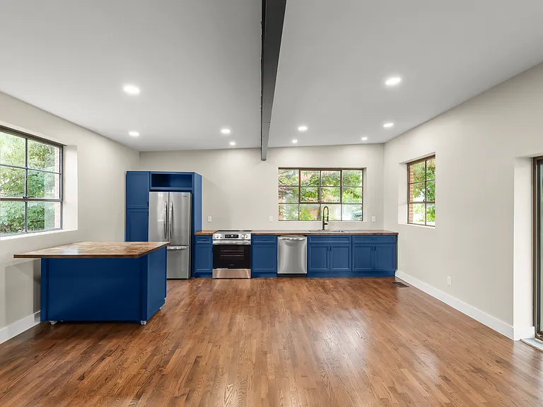 903 Orchard Ave — Photo 1