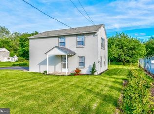 24 Water St, Reading, PA 19605