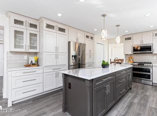 10166 Voyager Cir, Anchorage, AK 99515