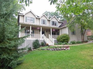 628 Crosswind Ln, Lindenhurst, IL 60046