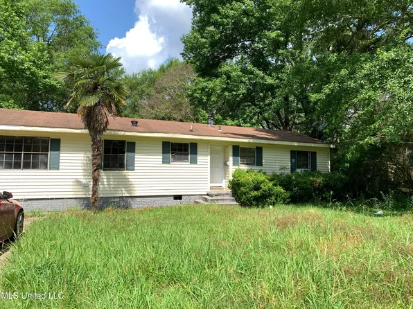 3027 Woodview Dr, Jackson, MS 39212
