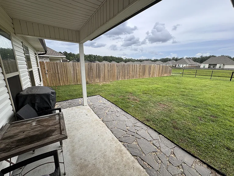 11609 Water View Ave — Photo 9