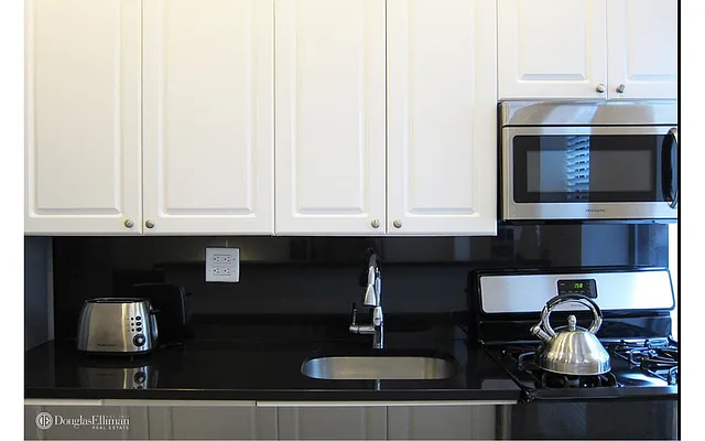 Rented by Douglas Elliman | media 25