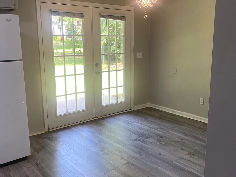 182 Chartwell Rd — Photo 13