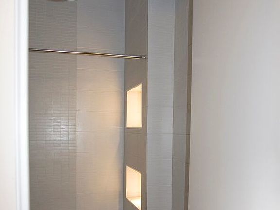 4th image of 1428 Dekalb Ave APT 1R