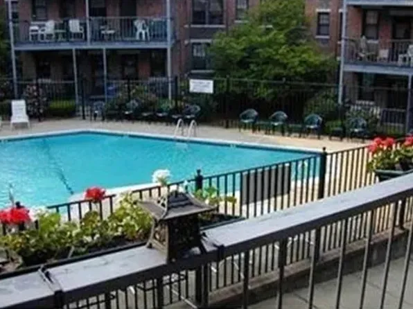 116 Sutherland Rd APT 10, Brighton, MA 02135