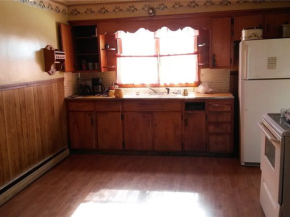 2nd image of 114 N 2nd St