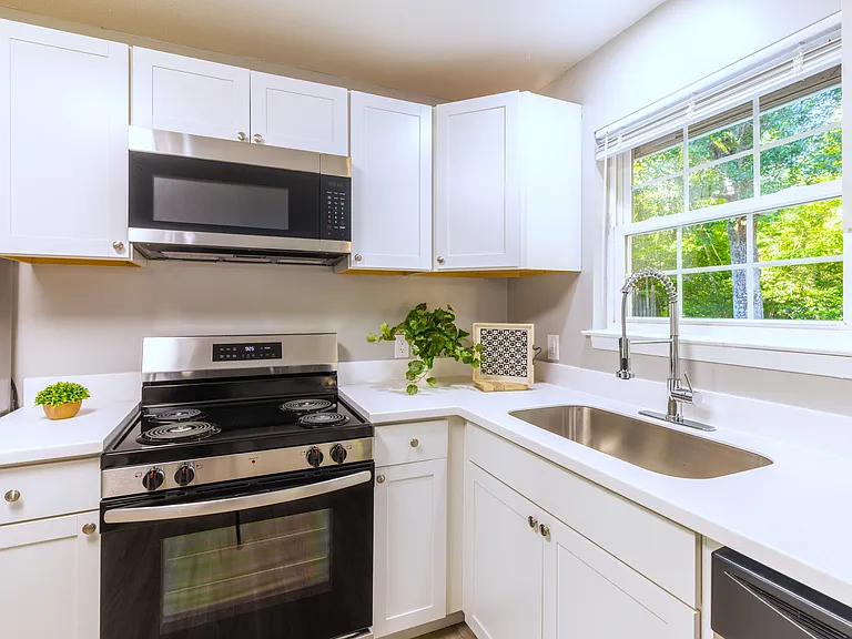 306 Floyd St — Photo 15