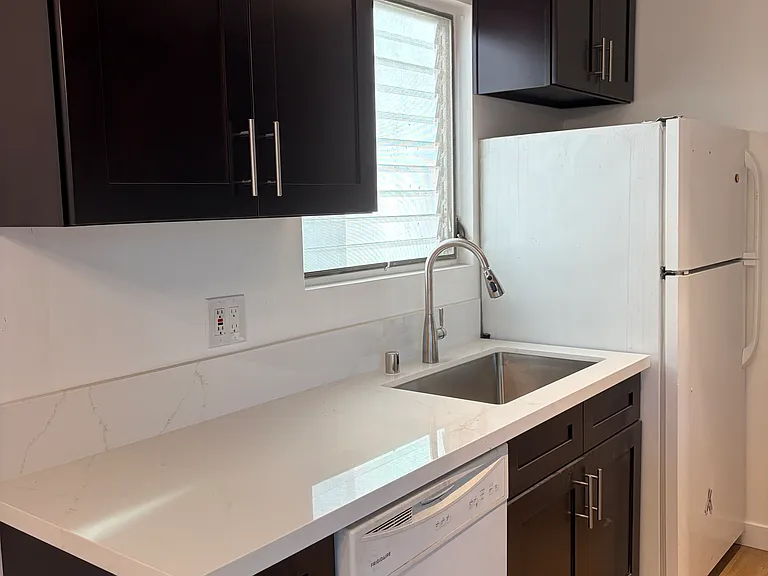1333 N Fuller Ave — Photo 11