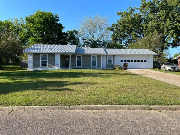 181 Simpson Dr, Daleville, AL 36322