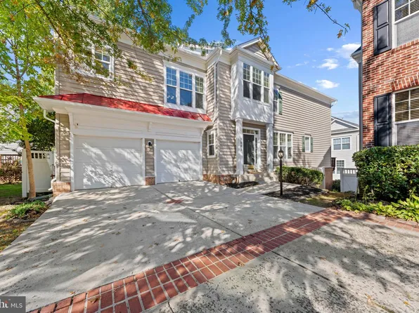 8881 Screech Owl Ct, Gainesville, VA 20155