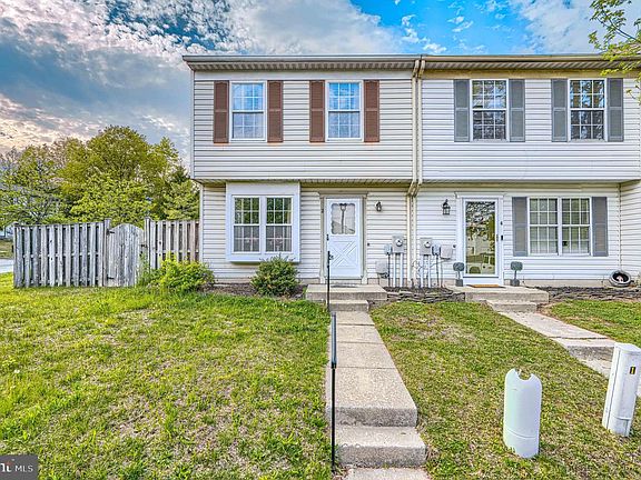 2nd image of 2 Chelmsford Ct