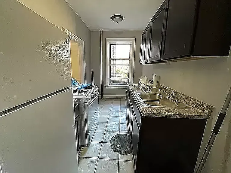 109-10 Park Ln S #G — Photo 3