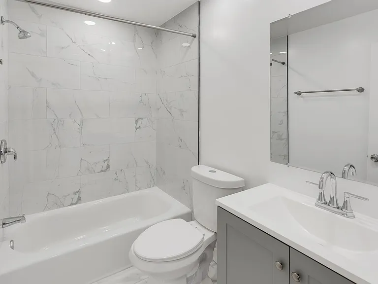 Primavera Square Apartments — Photo 6