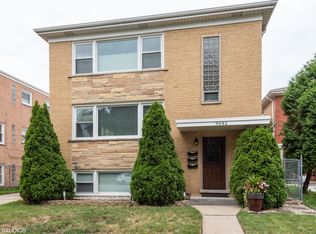 9042 N Churchill Cir, Niles, IL 60714