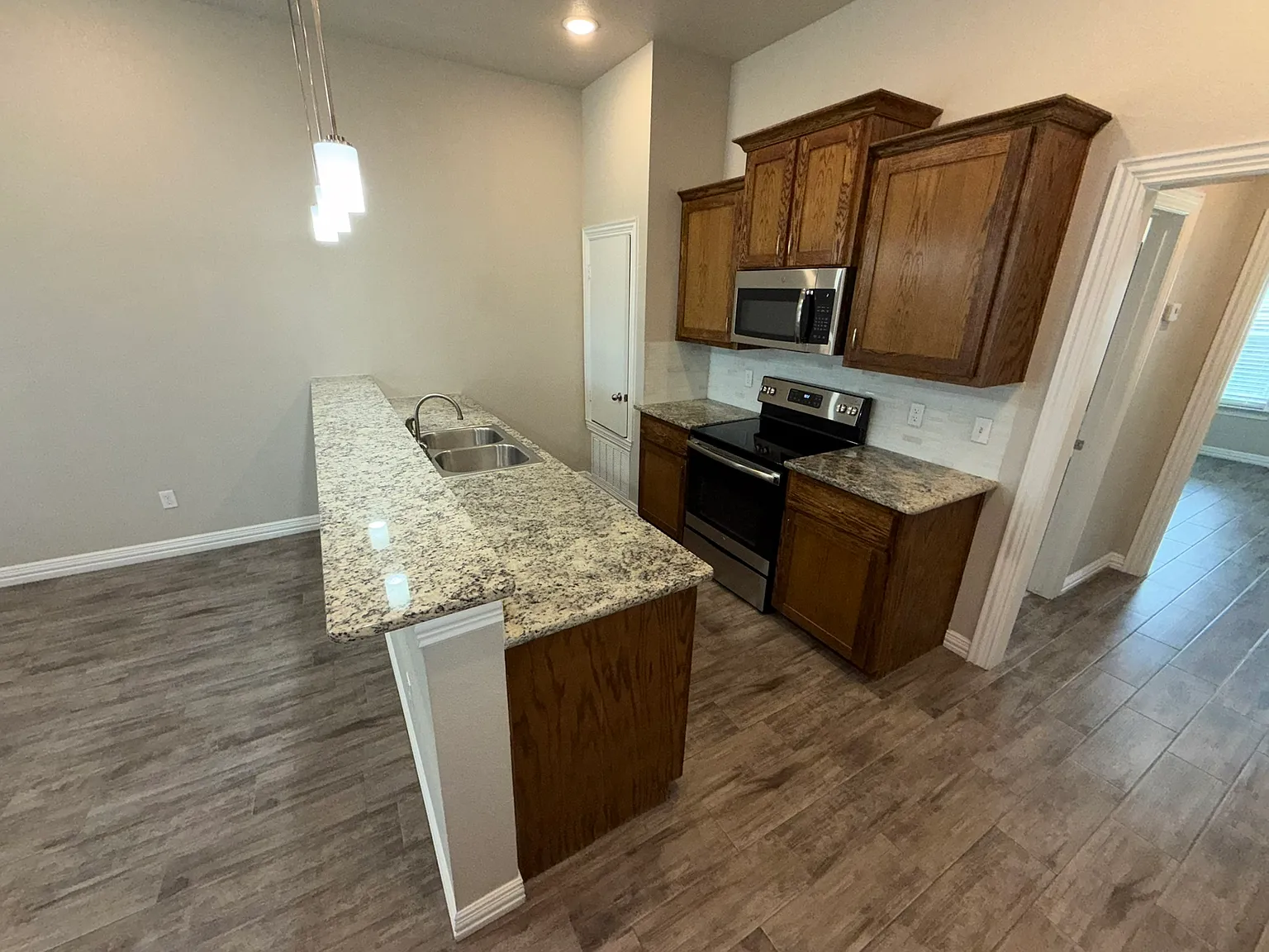1 bed, 767 sqft, $1,050 — Photo 4