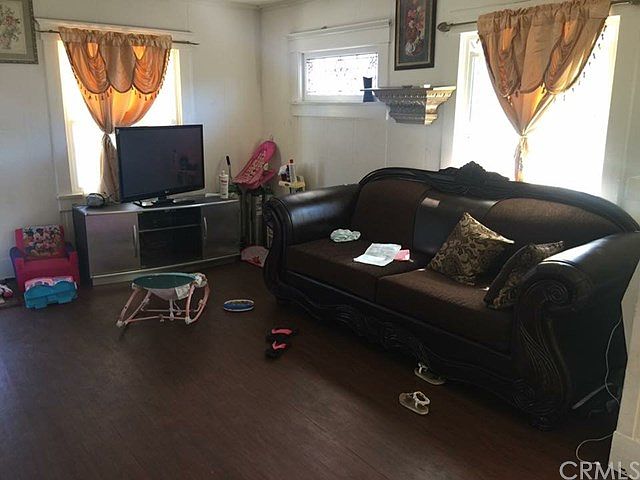 2nd image of 9917 Anzac Ave
