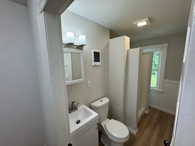 4 Clinton St — Photo 10