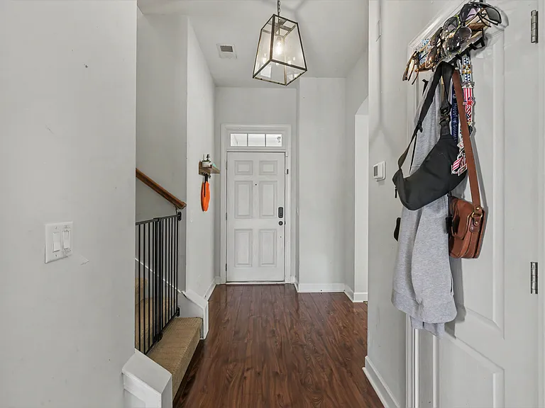 203 Topsaw Ln — Photo 4
