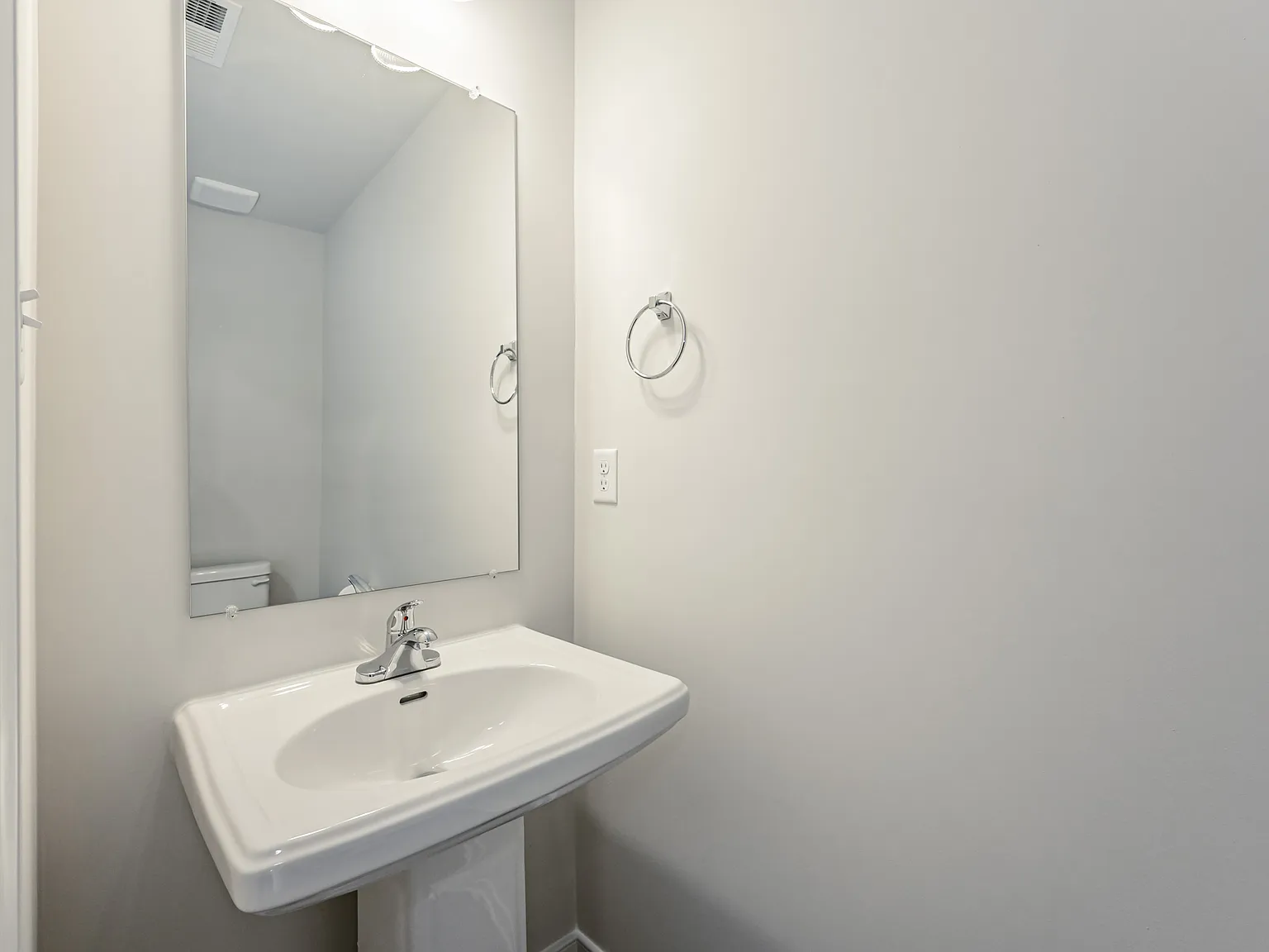 3 bed, 2.5 bath, 1532 sqft, $2,395 — Photo 4