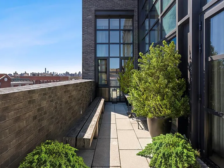 438 E 12th St #PHD — Photo 7