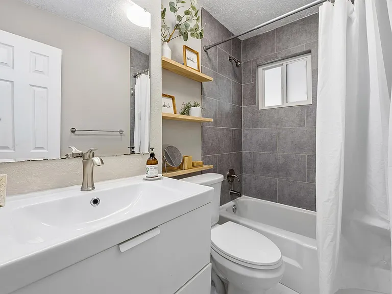 11301 Oakwood Dr #A — Photo 14