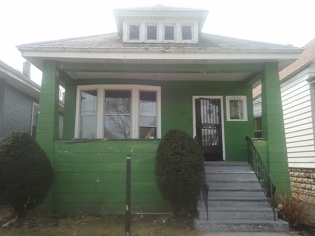 1331 W 72nd Pl photo 1