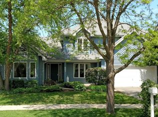 651 Inverness Dr, Aurora, IL 60504