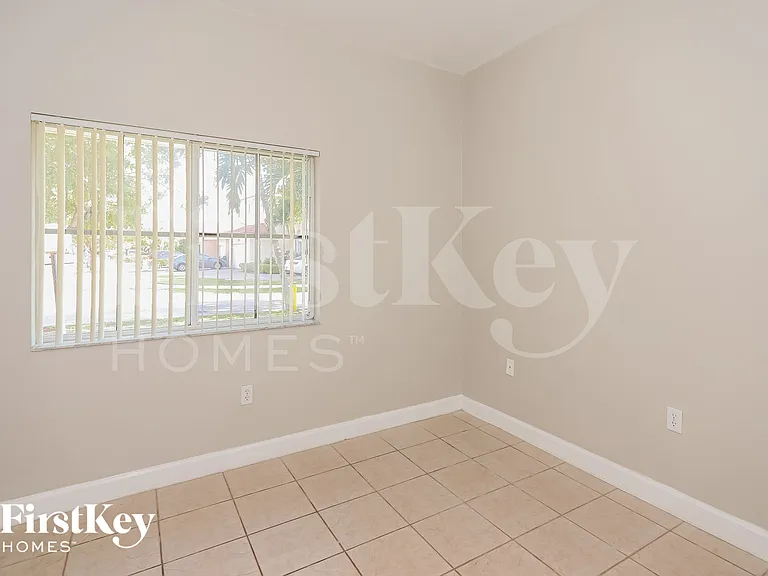 14200 SW 132nd Ave — Photo 6