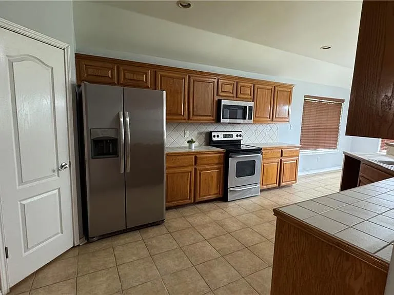 3405 Santa Monica — Photo 5