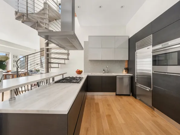 165 Hudson Street image 10 of 15