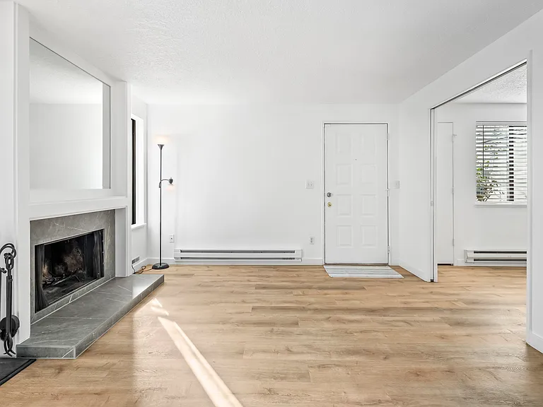 15 Crestfield Ct #15 — Photo 9
