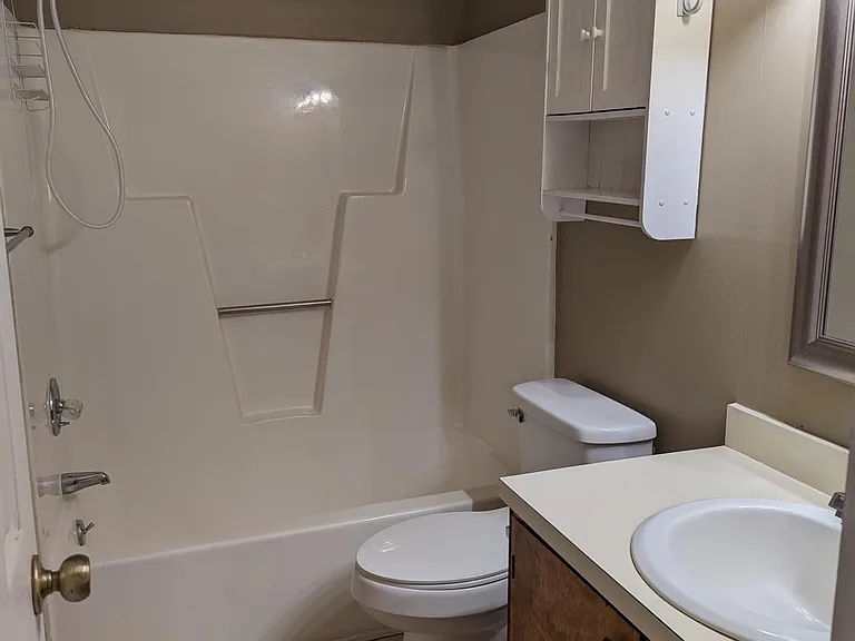 2510 Olde Oaks Ln #B — Photo 11