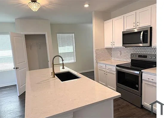 3126 Suncoast Blend Dr — Photo 23