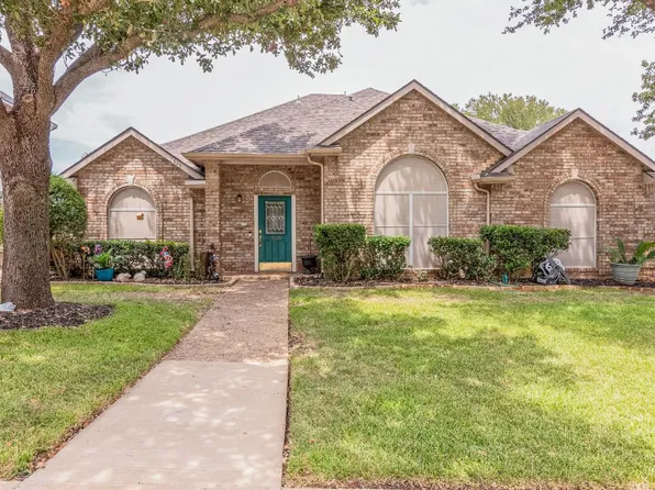7625 Oak Knoll Dr, North Richland Hills, TX 76182