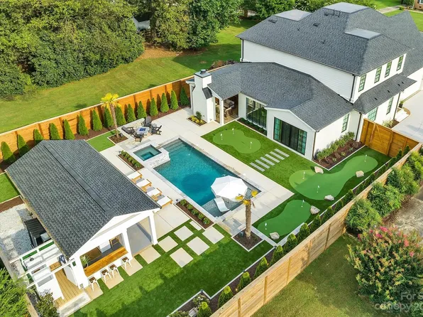 1331 Ashcraft Ln, Charlotte, NC 28209