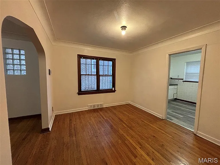 5916 Alpha Ave — Photo 11