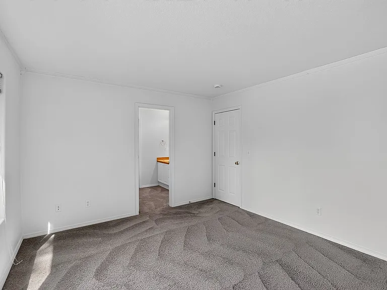 5146 NE Schoeler Cir — Photo 9