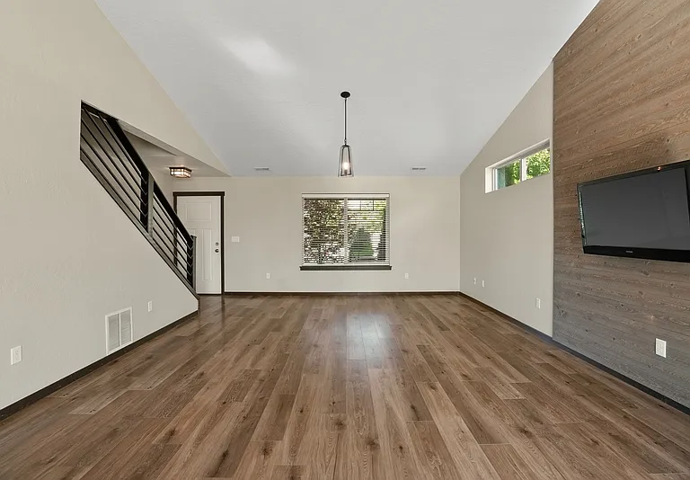 1952 W Yaquina Dr — Photo 12