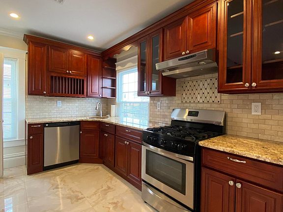 3rd image of 124 Seaview Ave #2