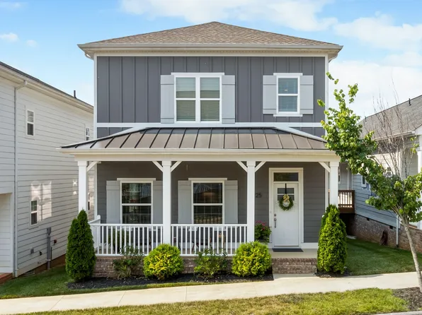 725 Centre St, Pleasant View, TN 37146