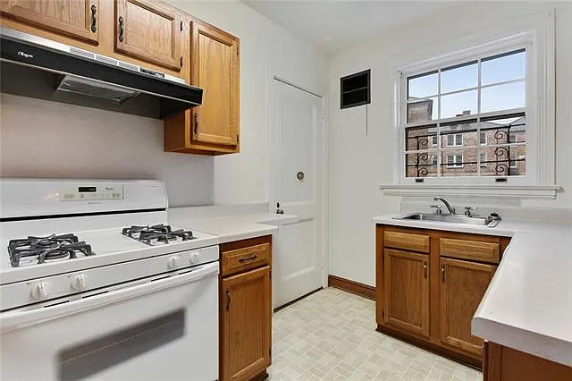 2 bed, 1.0 bath, 780 sqft, $1,800 — Photo 3