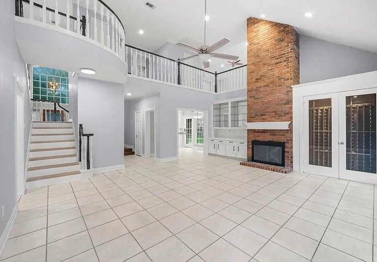 3622 Springhill Ln — Photo 17