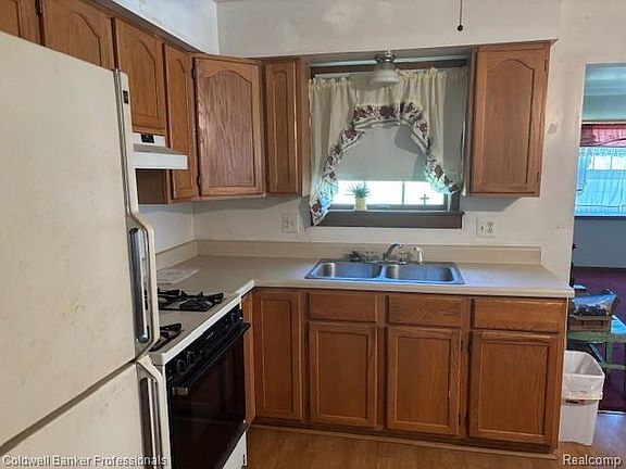 5th image of 25449 Bell Rd
