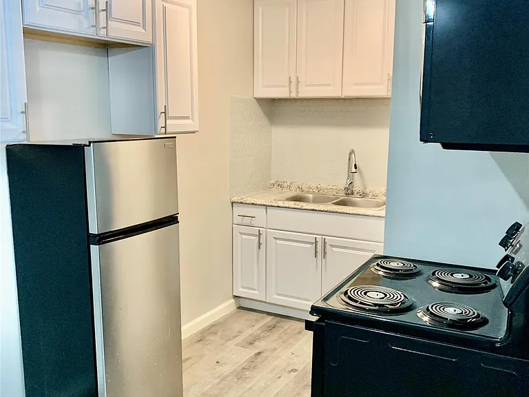 6702 Fulton St #6 — Photo 4