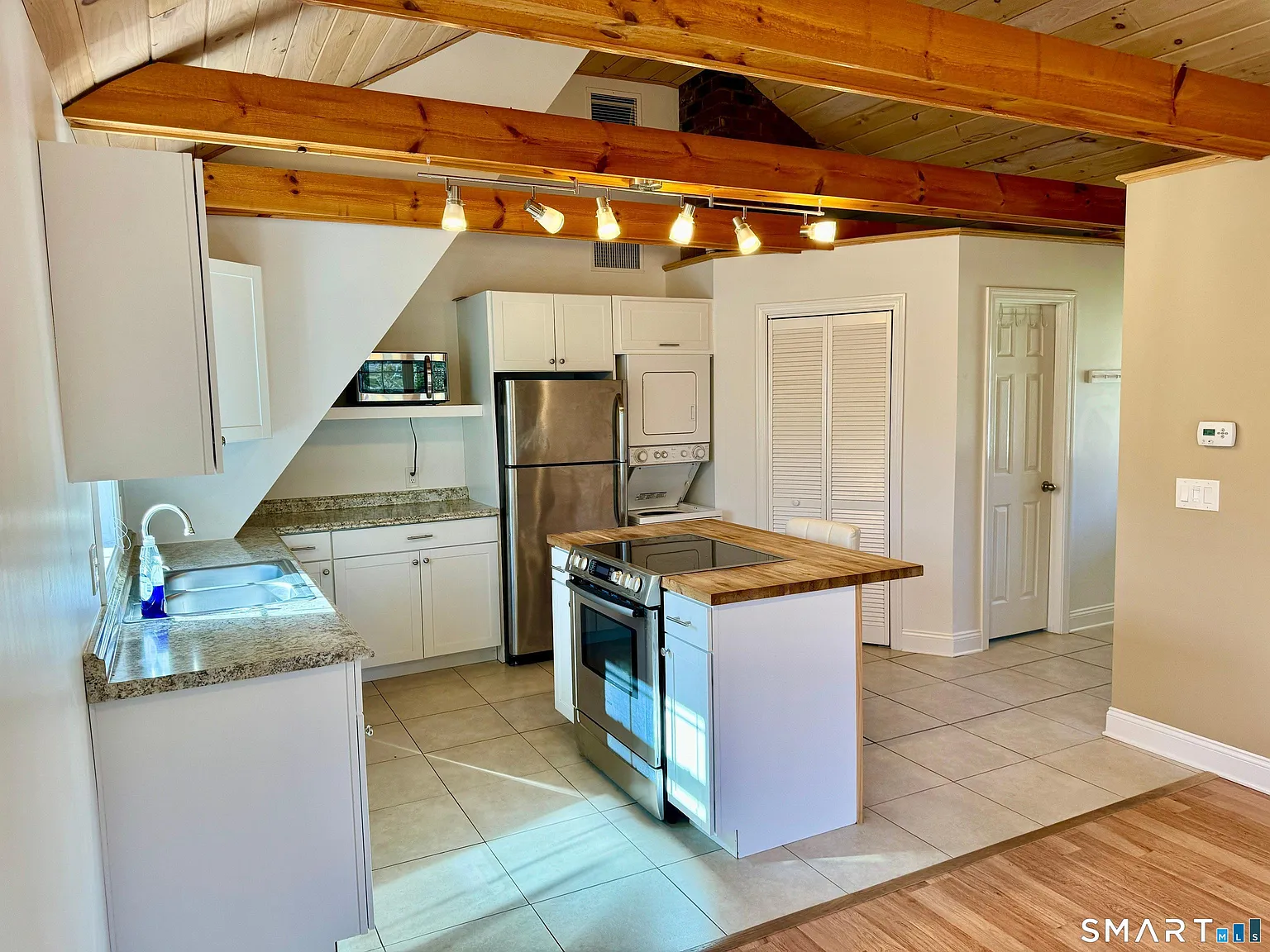 1 bed, 1.0 bath, 725 sqft, $2,150 — Photo 4