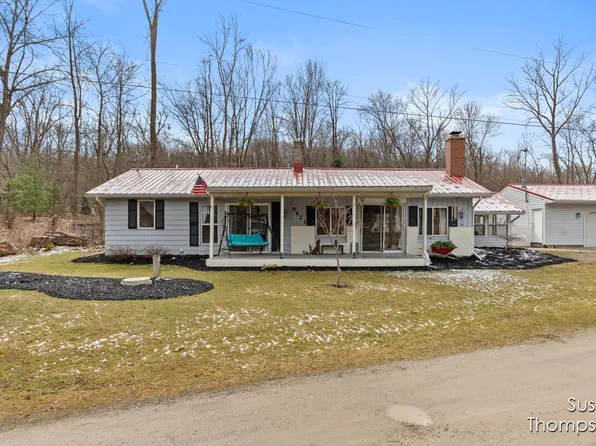 8621 Beachler Rd NE, Greenville, MI 48838