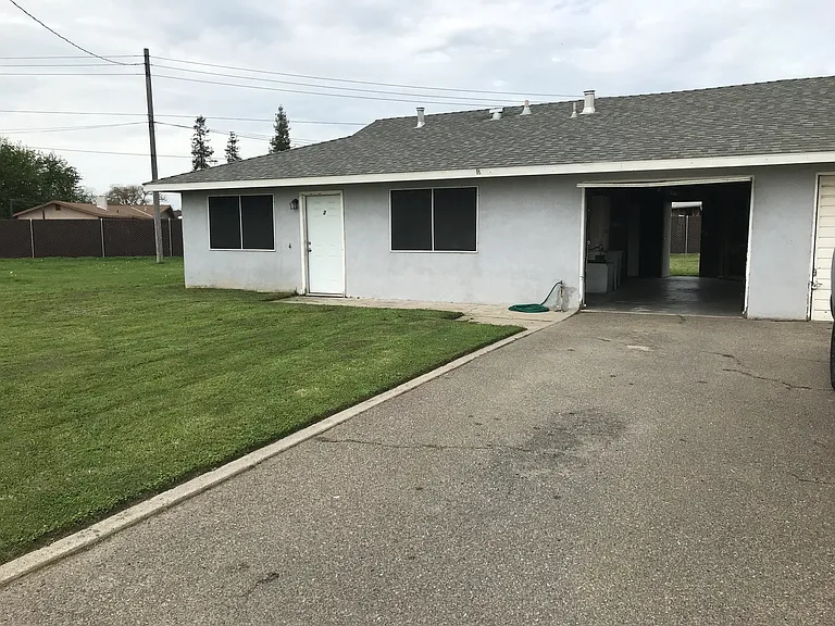 N Indiana Ave — Photo 4